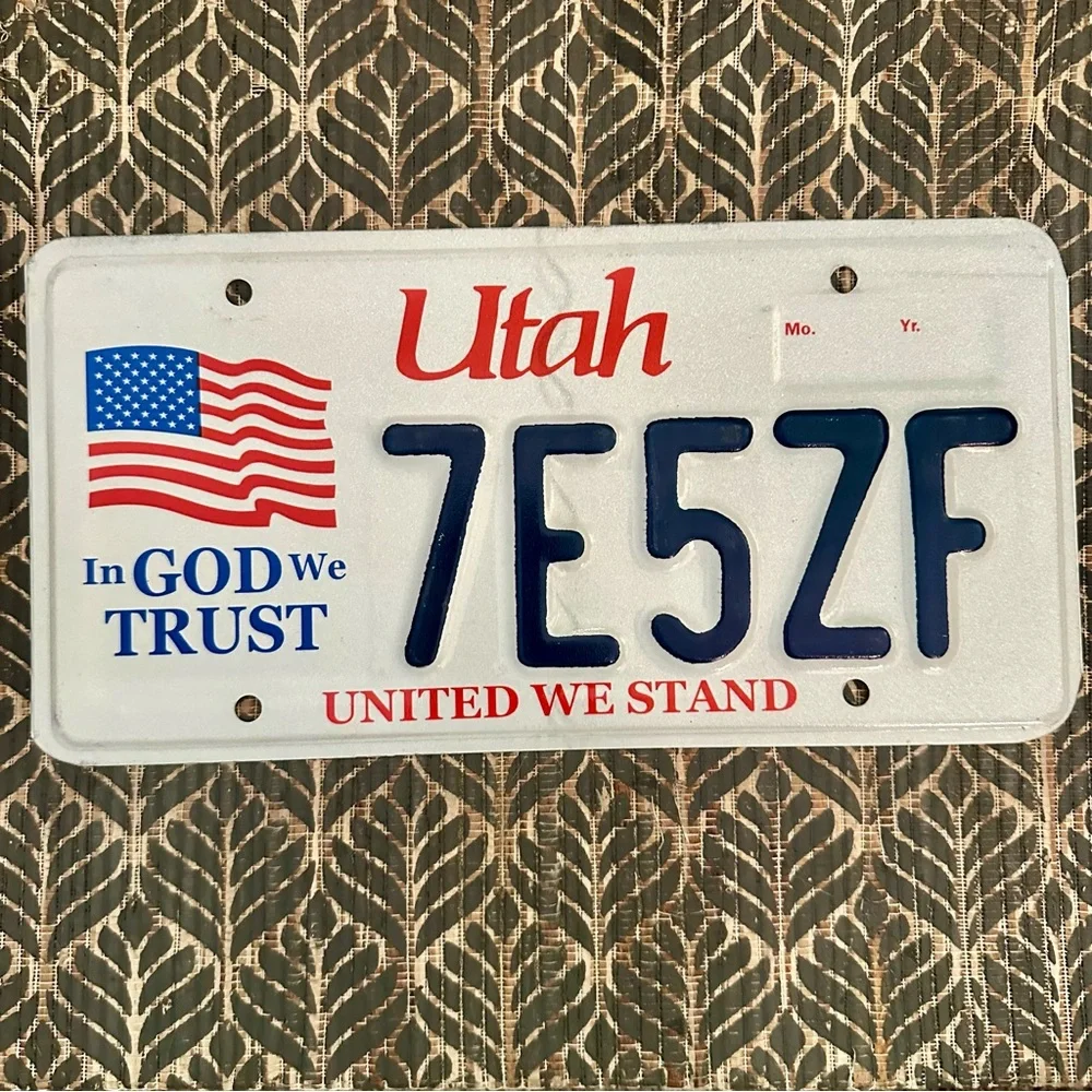 Utah In God We Trust United We Stand License Plate